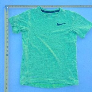Nike DirFit Green Youth Small Shirt